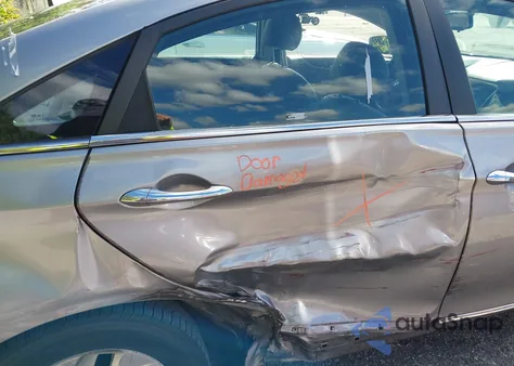 2015 Hyundai Sonata Hybrid from USA, damaged, VIN KMHEC4A4XFA128010